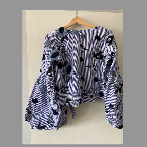 Pretty original top - Picture 2 of 6